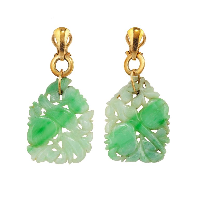 Pair of carved jadeite and gold earrings  - Auction Fine Jewellery - Cambi Casa d'Aste
