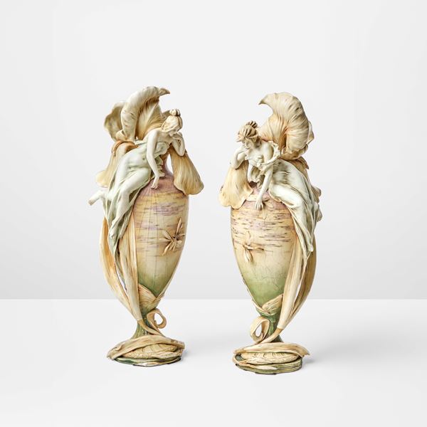 Eduard Stellmacher - Amphora - Due vasi in porcellana policroma.