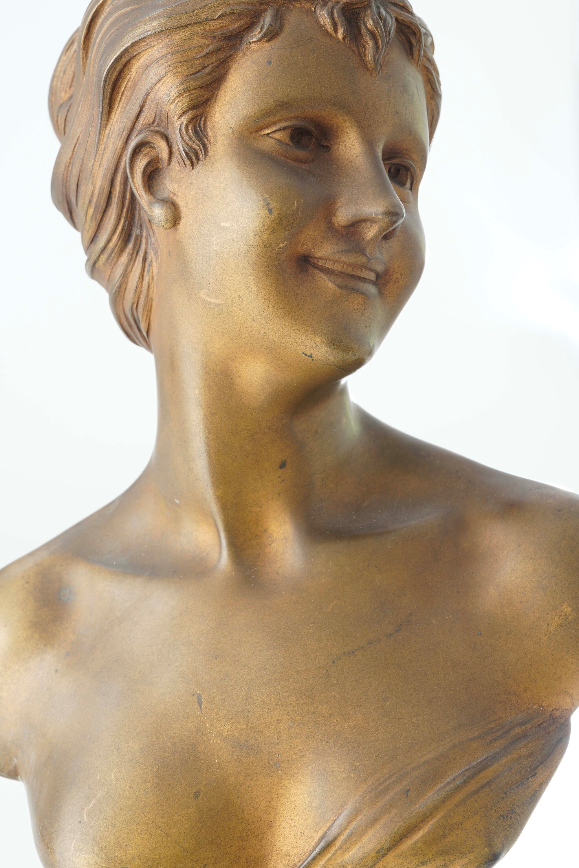 Alexandre Charpentier, Busto femminile in metallo dorato