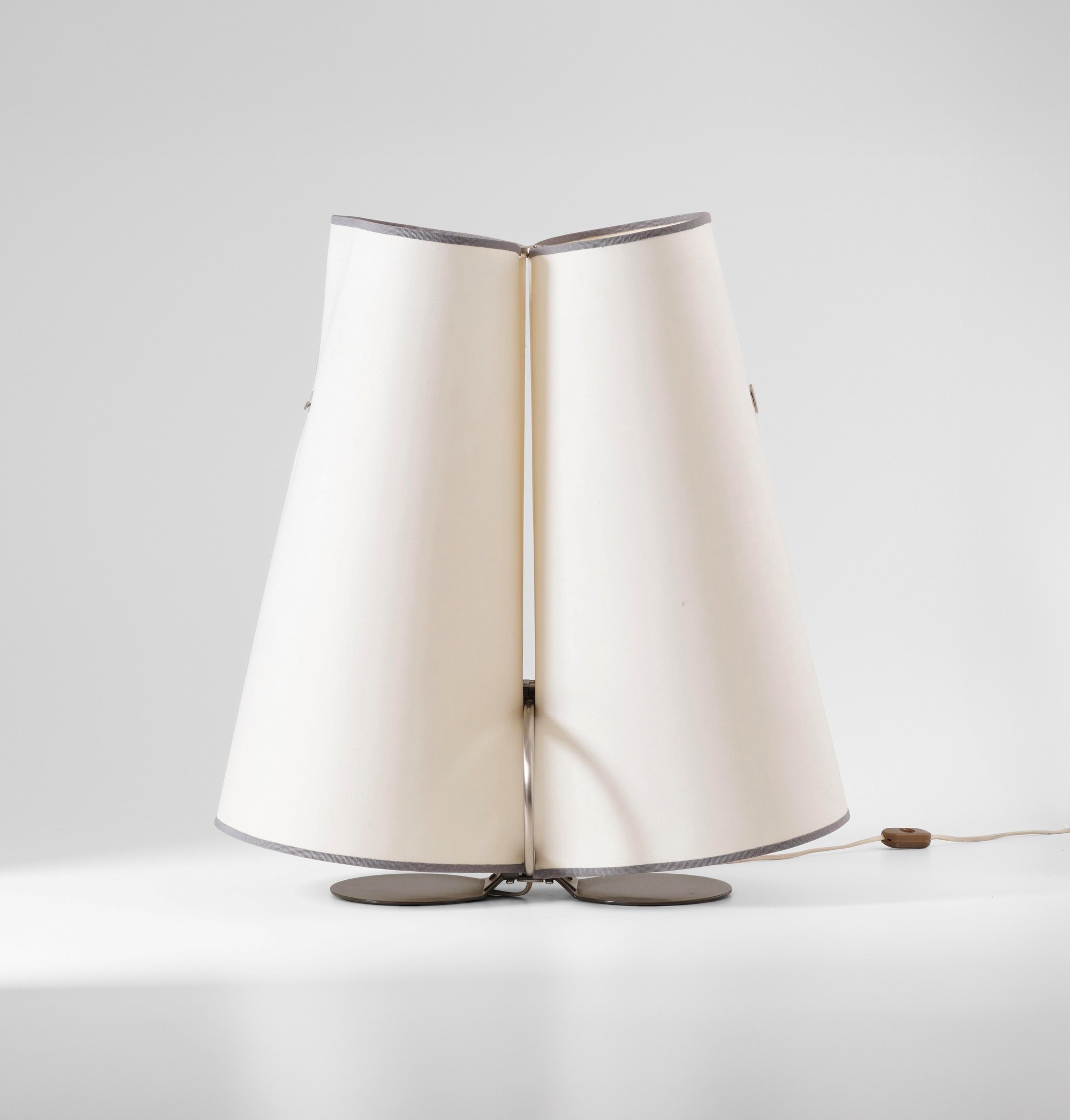 Afra e Tobia Scarpa - Lampada da tavolo mod. Abatina