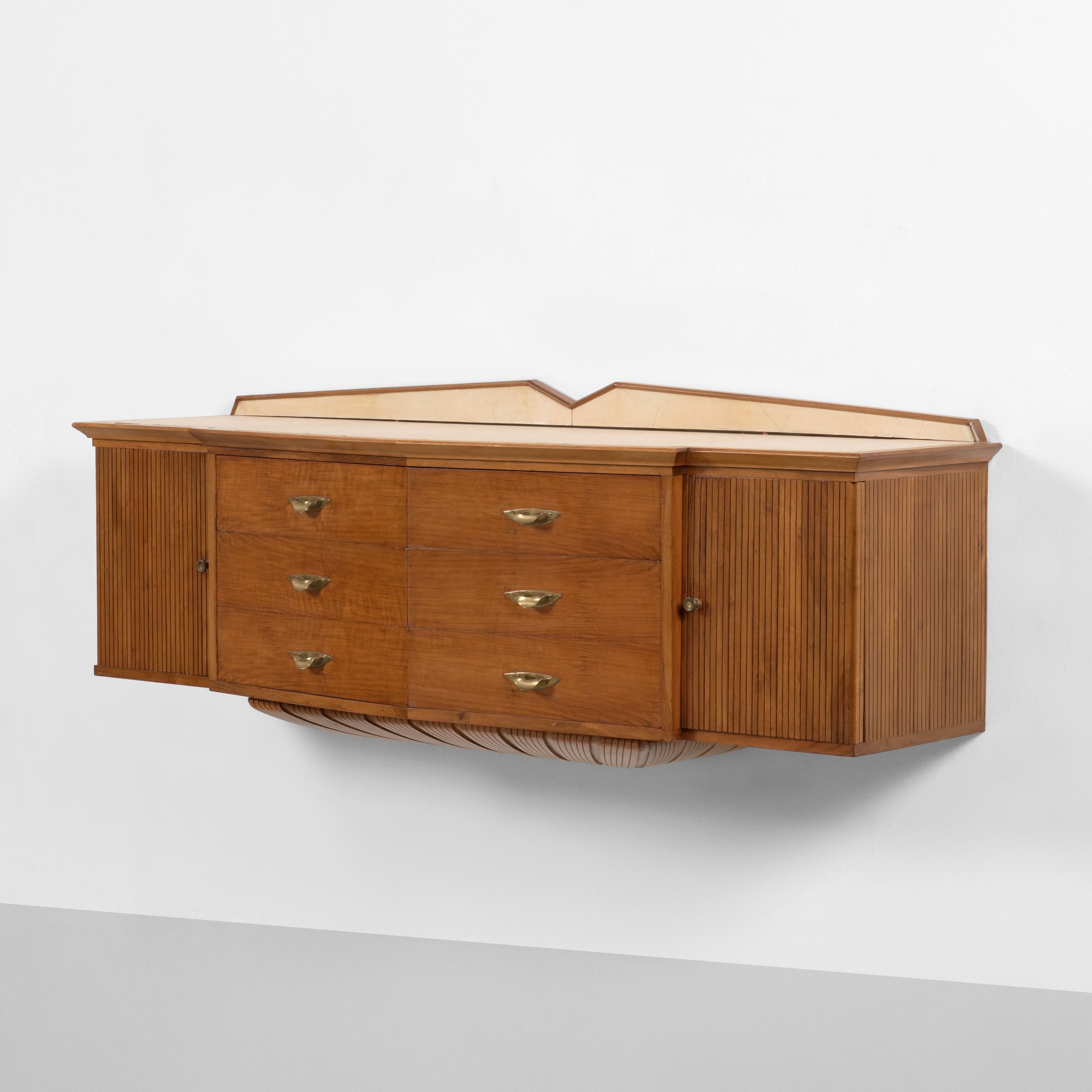 Italia, Mobile contenitore da parete in legno con rivestimento in pergamena e inserti in material...