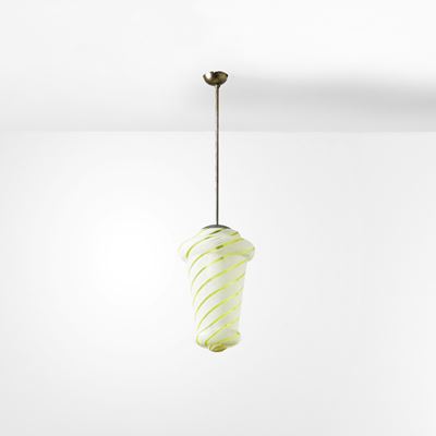 Lampada a sospensione, struttura in metallo e diffusore in vetro lattimo parzialmente colorato