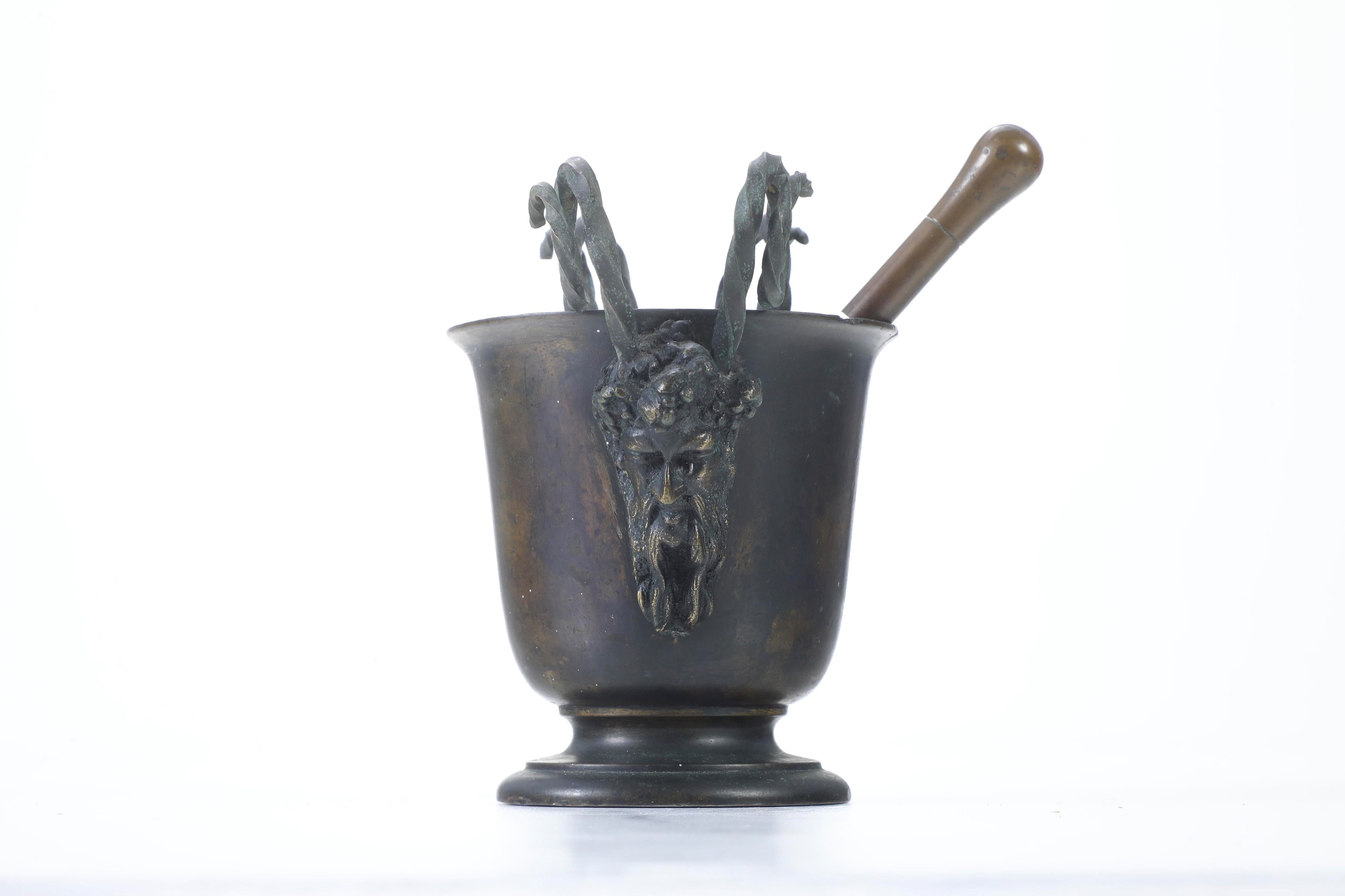 Mortaio con pestello, bronzo