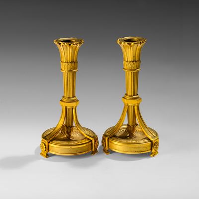 Francia, Coppia di candelieri, bronzo cesellato e dorato (XIX secolo)
