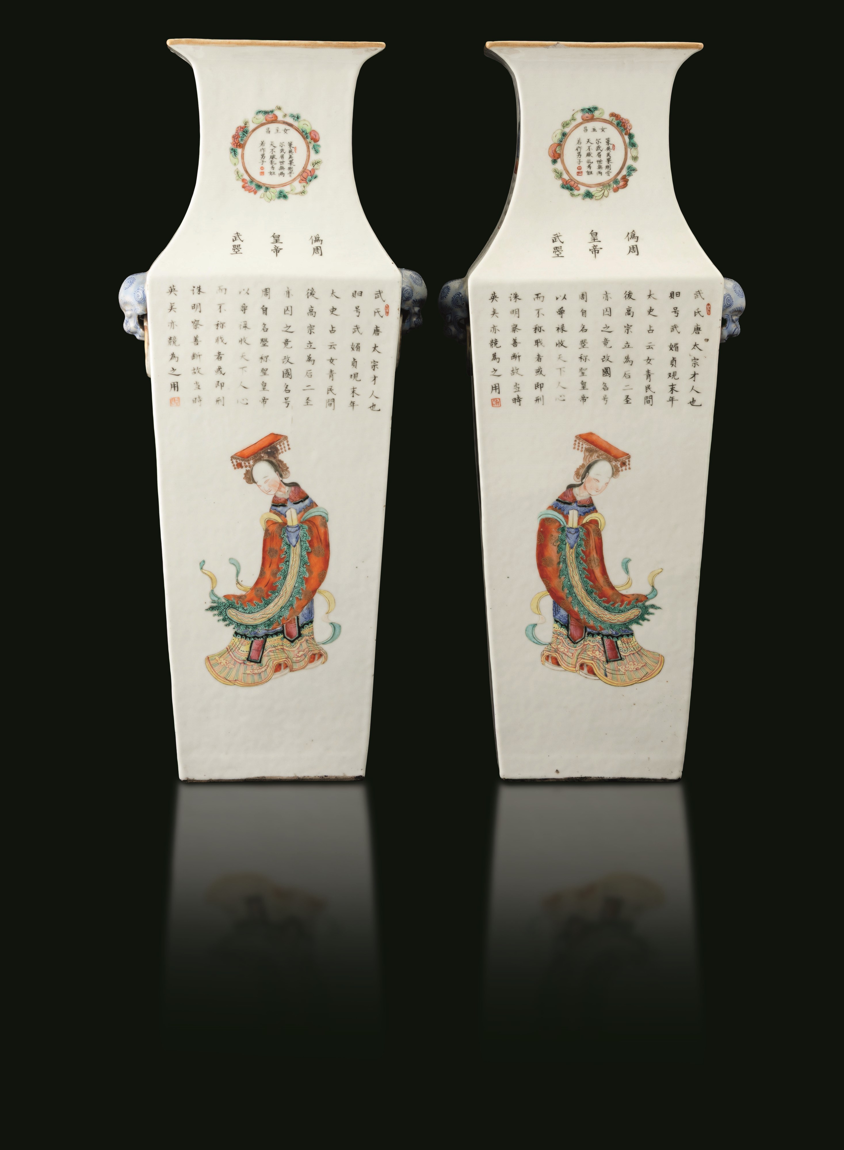 Cina, Dinastia Qing (XIX secolo), Coppia di vasi in porcellana Famiglia Rosa a pianta quadrata co...