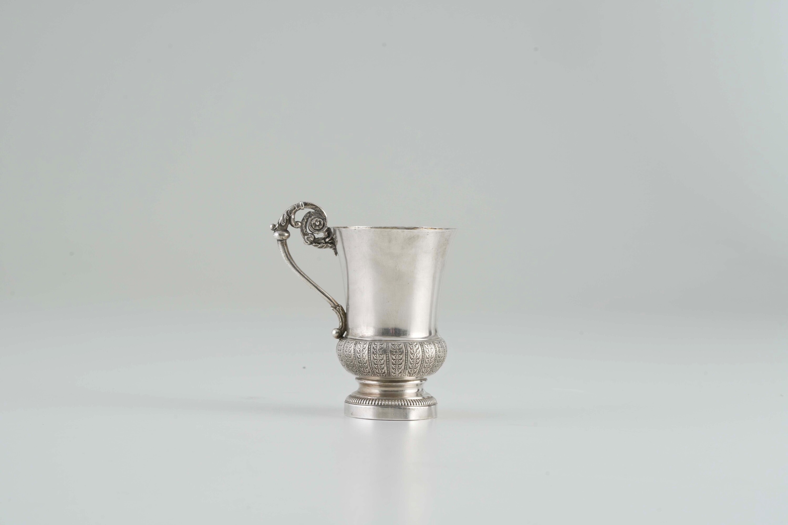Argentiere Emanuele Caber, Mug Milano, XIX secolo, argento fuso e sagomato