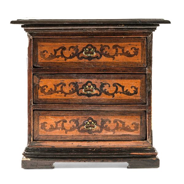 Modellino di cassettone. XVII secolo