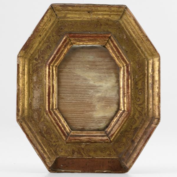 Piccola cornice a cassetta ottagonale. XVIII-XIX secolo