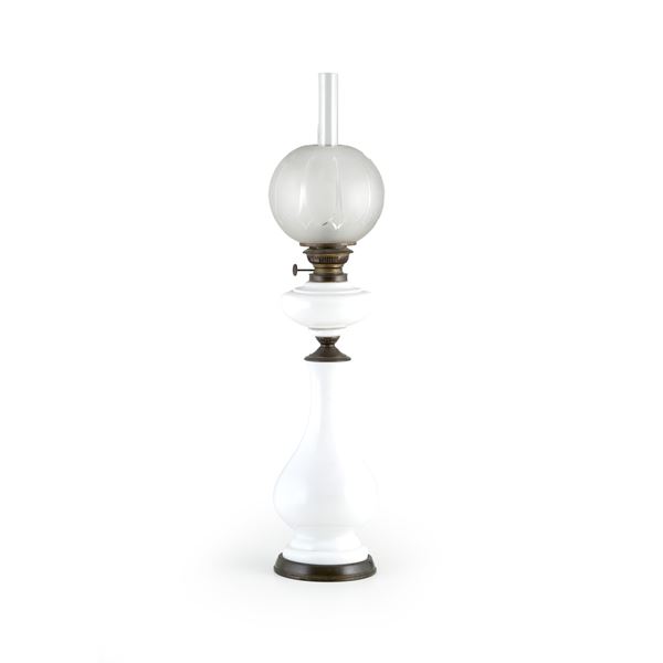 Lampada a olio. Inizi del XX secolo