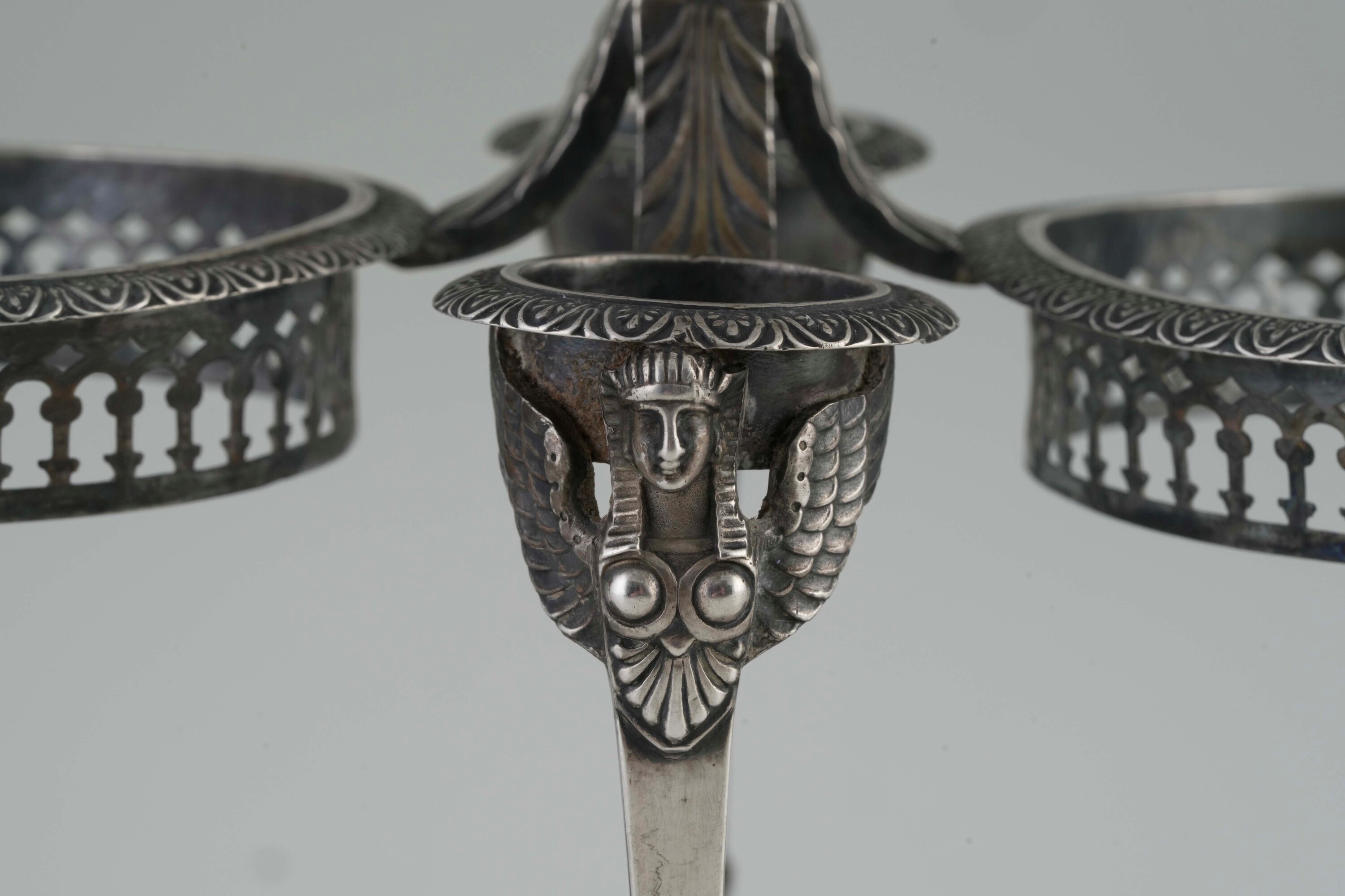 Parigi, Oliera in argento primo titolo, stile “Retour d’Égypte”