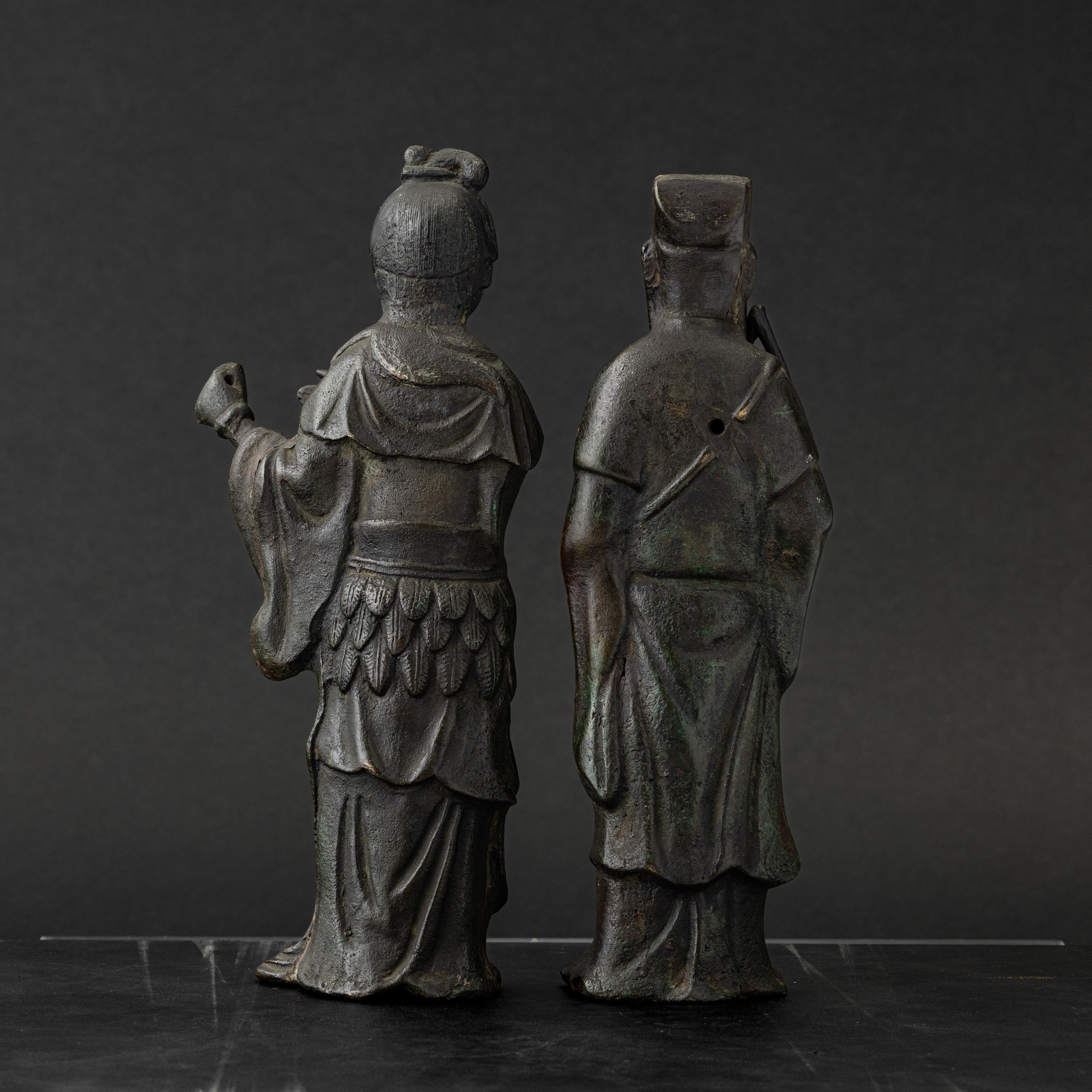 Cina, Gruppo scultoreo con dignitario e Guanyin in bronzo, Dinastia Ming, XVII secolo