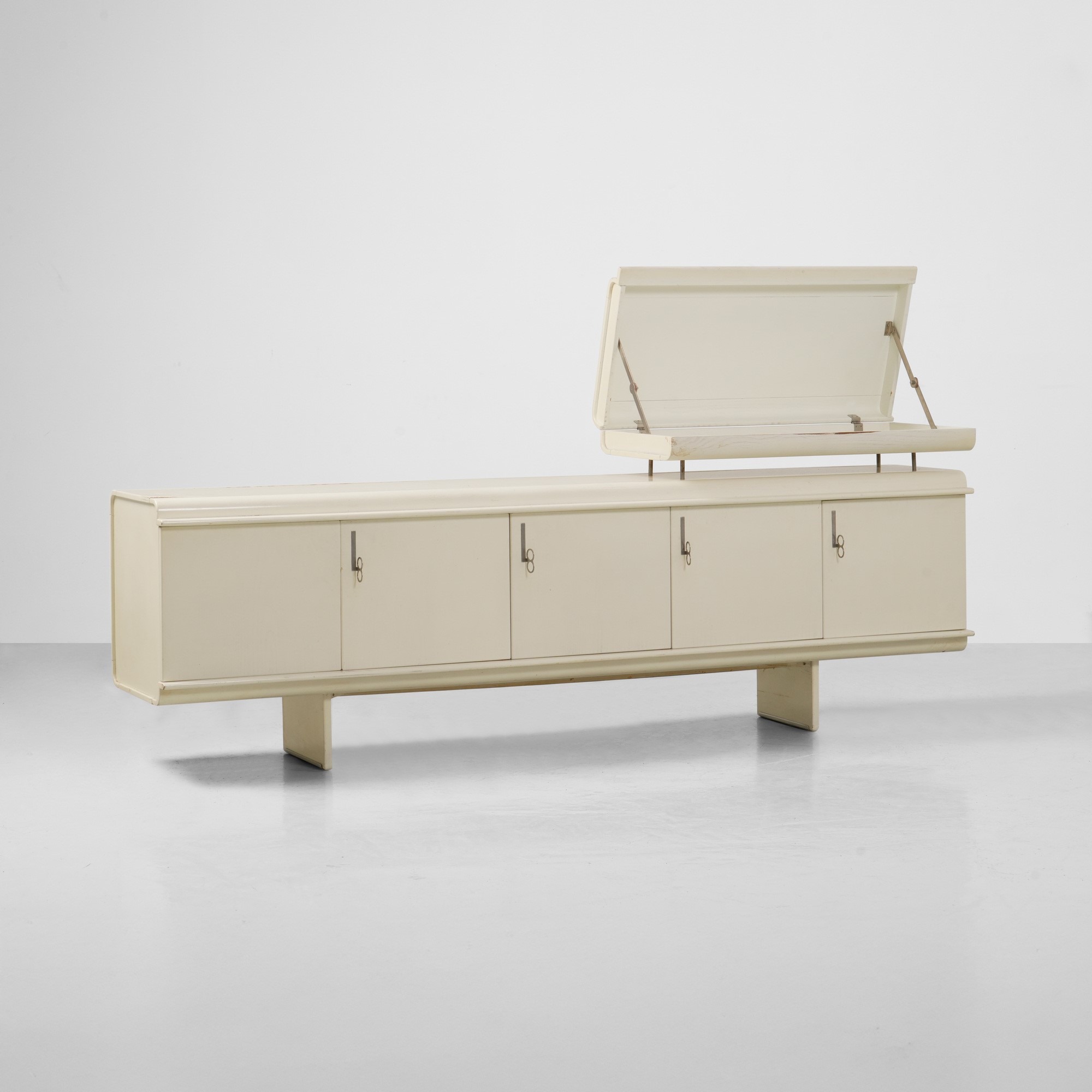 Vittorio Introini - Credenza della serie Pellicano