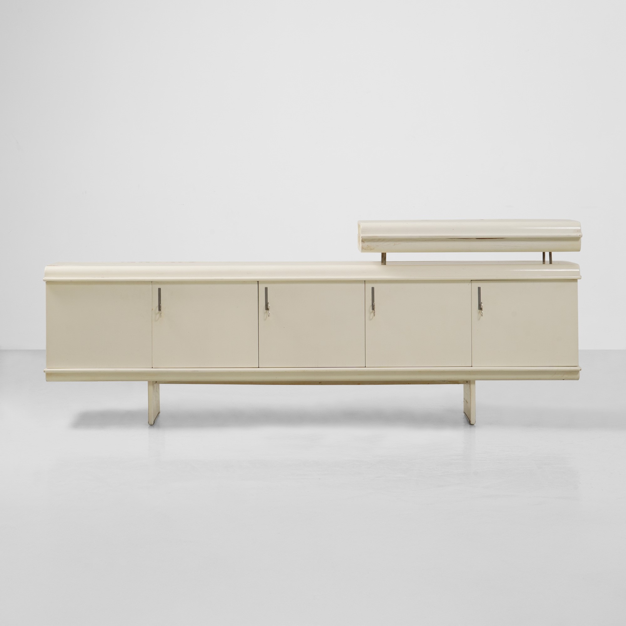 Vittorio Introini - Credenza della serie Pellicano