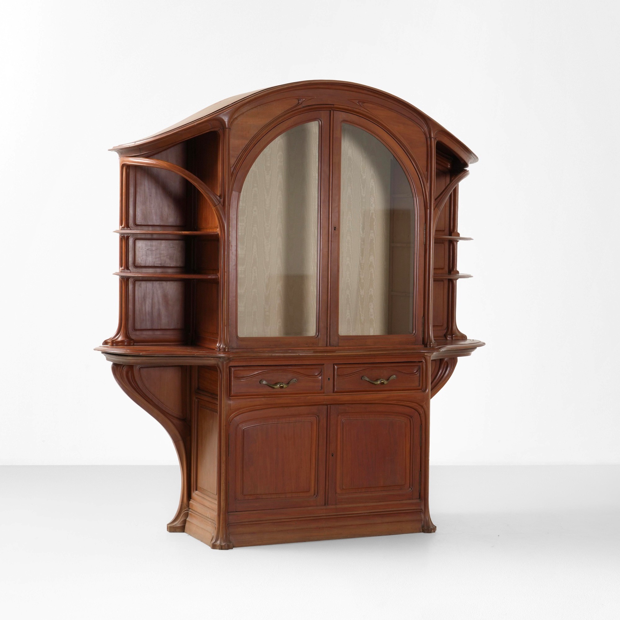 Henri Sauvage - Mobile vetrina in legno con ante in cristallo molato