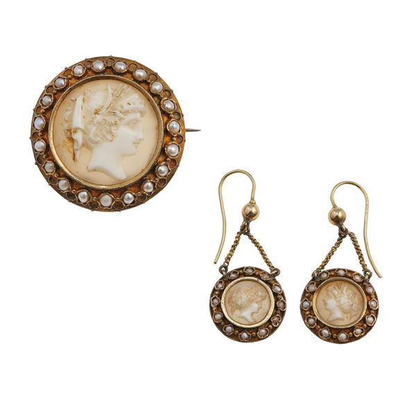 Shell cameo, pearl and gold demi-parure
