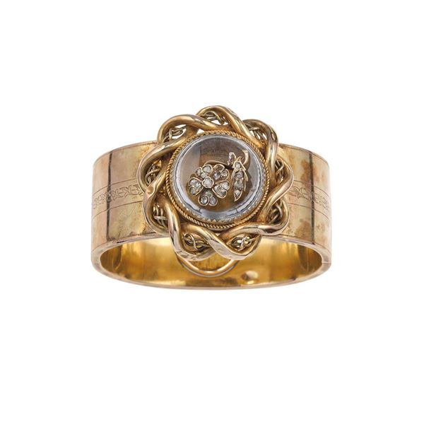 Quarz, rose cut diamond and low-karat gold bracelet. Minor defects