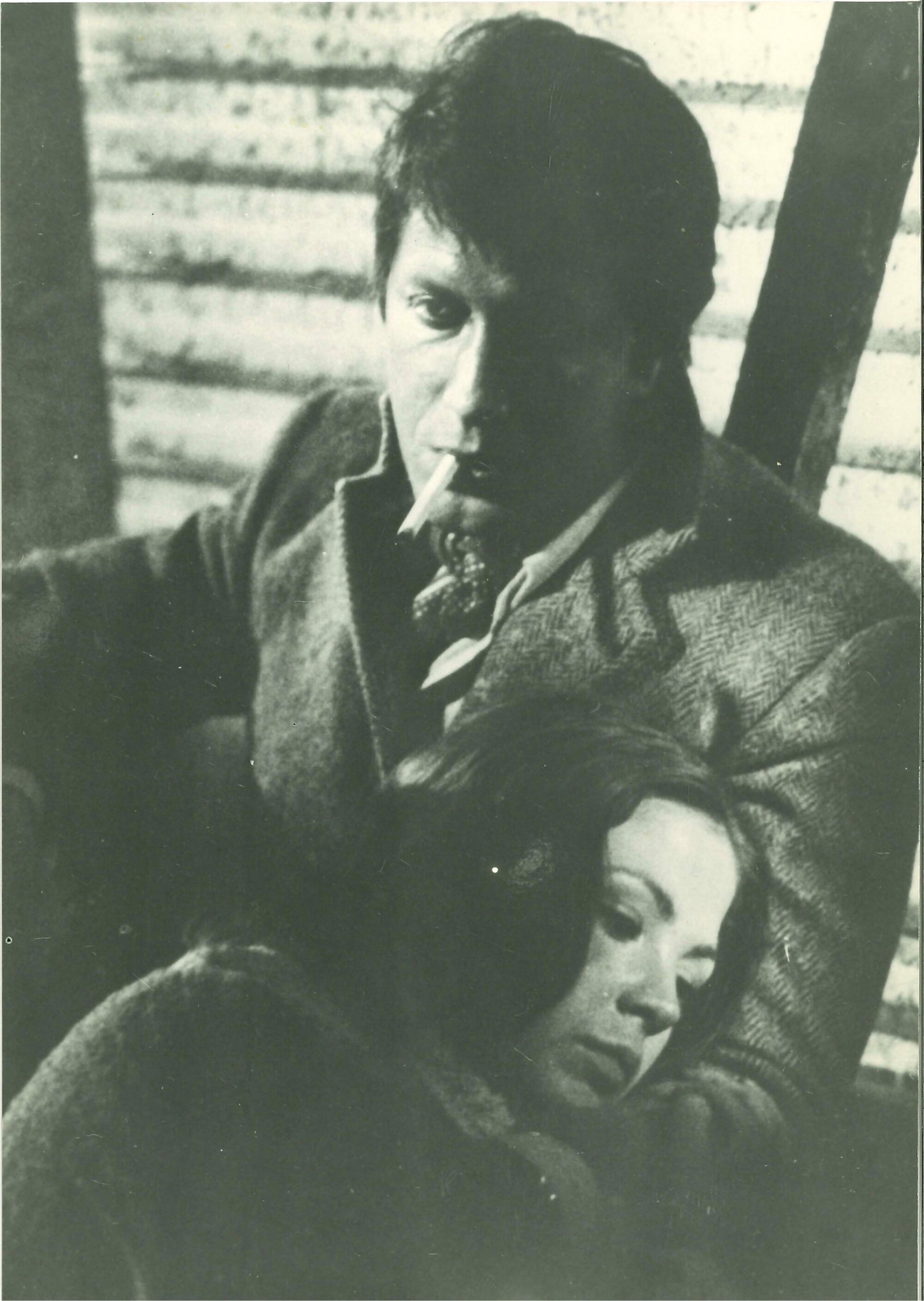 Lotto di quattro fotografie di cinema d’autore Jacques Dutronc e Ottavia Piccolo in "Mado"; Il re...