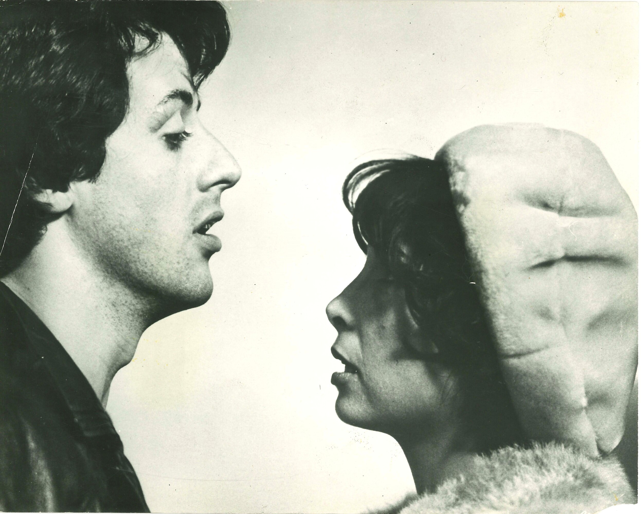 Lotto di quattro fotografie di grandi produzioni americane Michael Caine in "A bridge too far"; S...