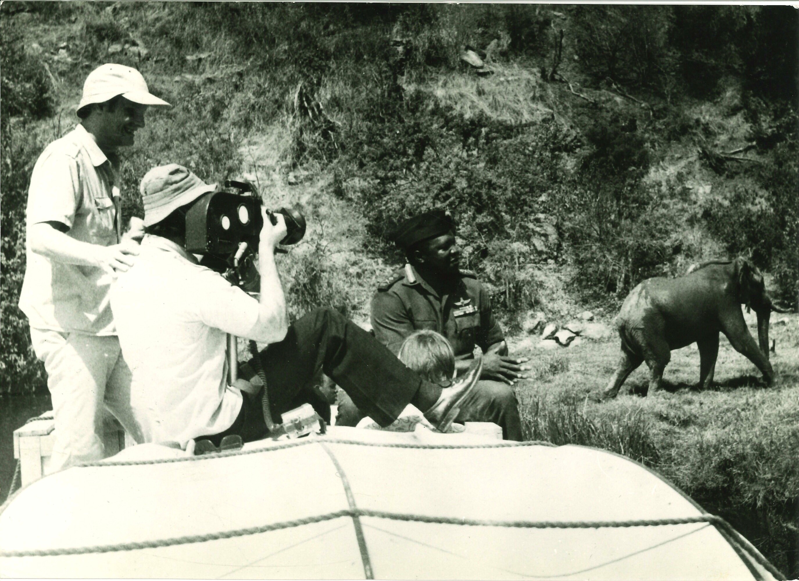 Lotto di quattro fotografie Idi Amin Dada in ‘Général Idi Amin Dada: Autoportrait’