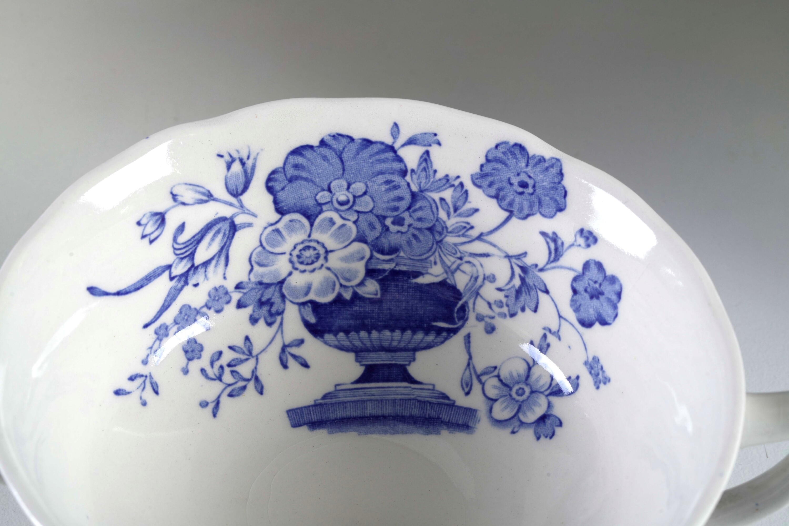 Servizio da tavola "Pomeroy". Inghilterra, Manifattura Royal Doulton, XX secolo.