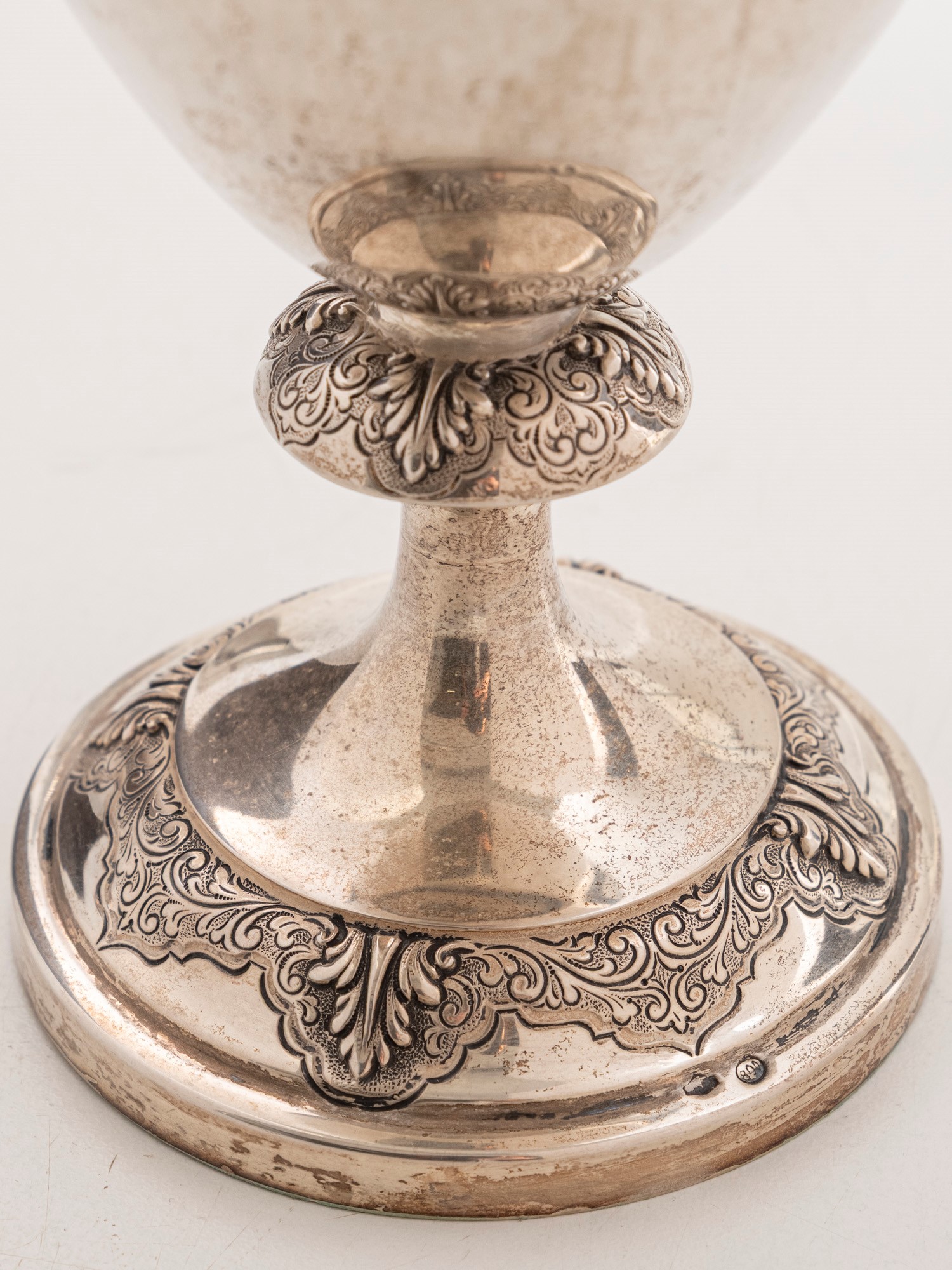 Versatoio, argenteria italiana del XX secolo, argento fuso e sagomato con bollo dell’argentiere c...
