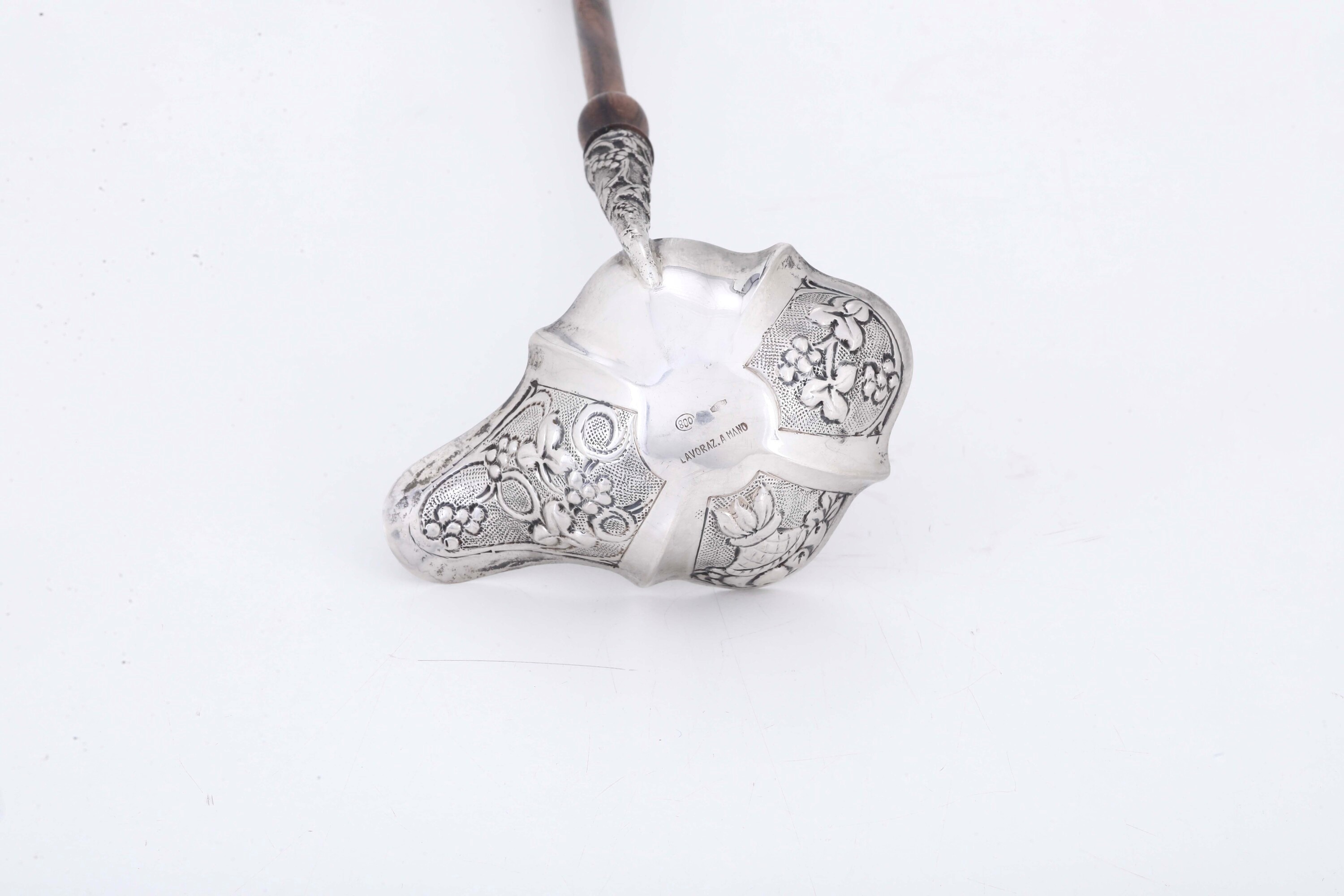Silver House, Mestolo in argento fuso e sagomato con manico in legno