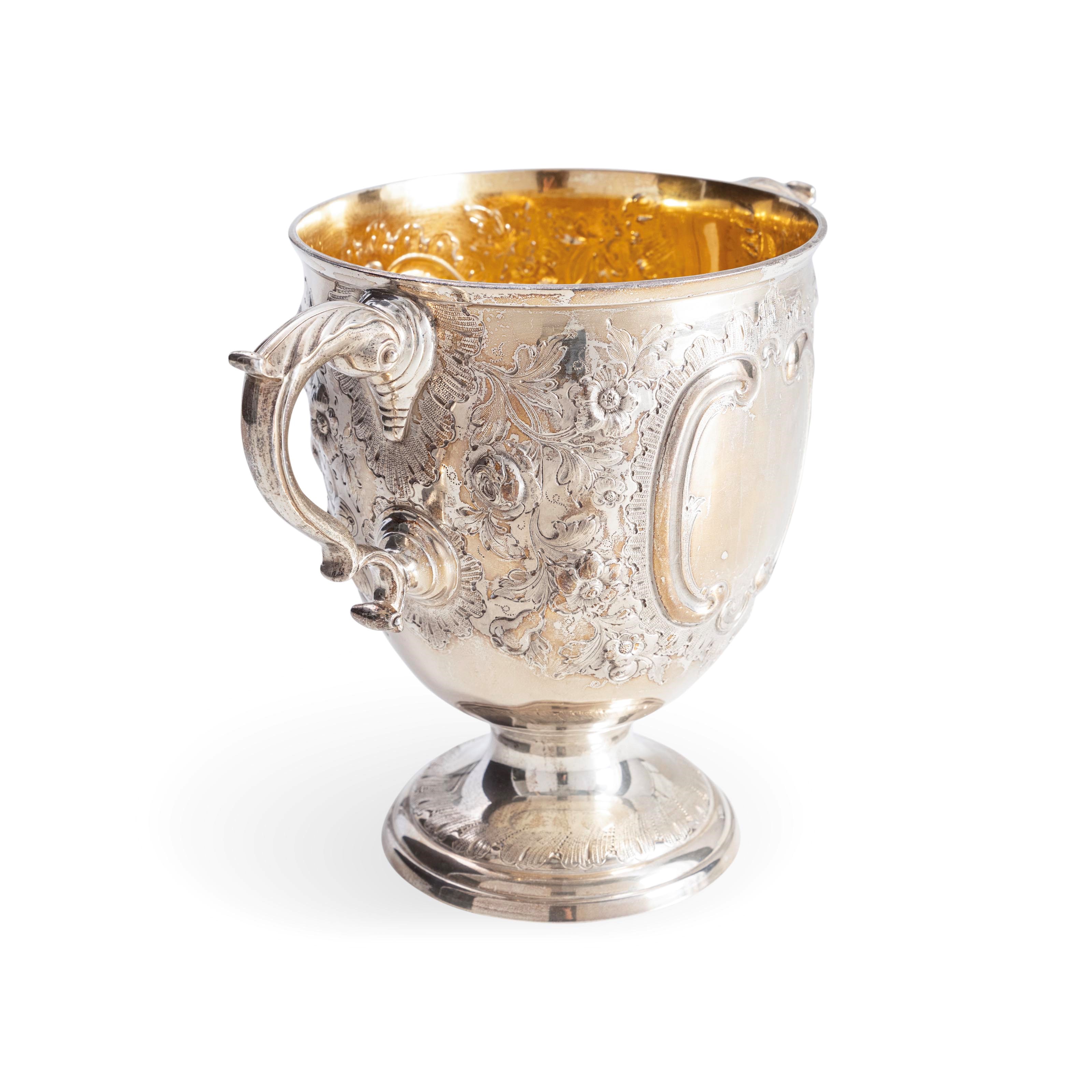Robert Harper, Coppa biansata, Londra 1876, argento fuso e sagomato