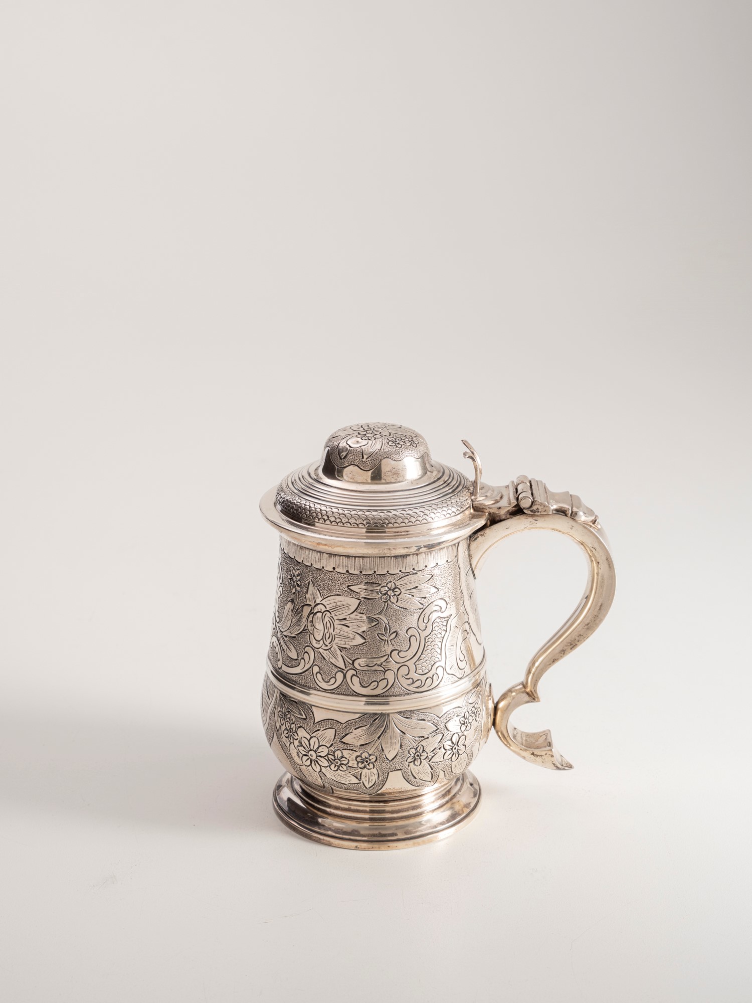 Petruzzi & Branca (argentiere di Brescia), Tankard in argento fuso e sagomato