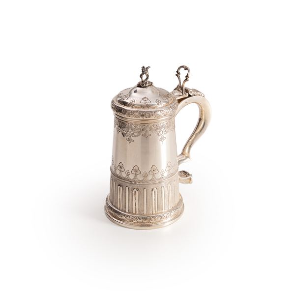 Tankard. Argenteria italiana del XX secolo, bollo dell'argentiere consunto