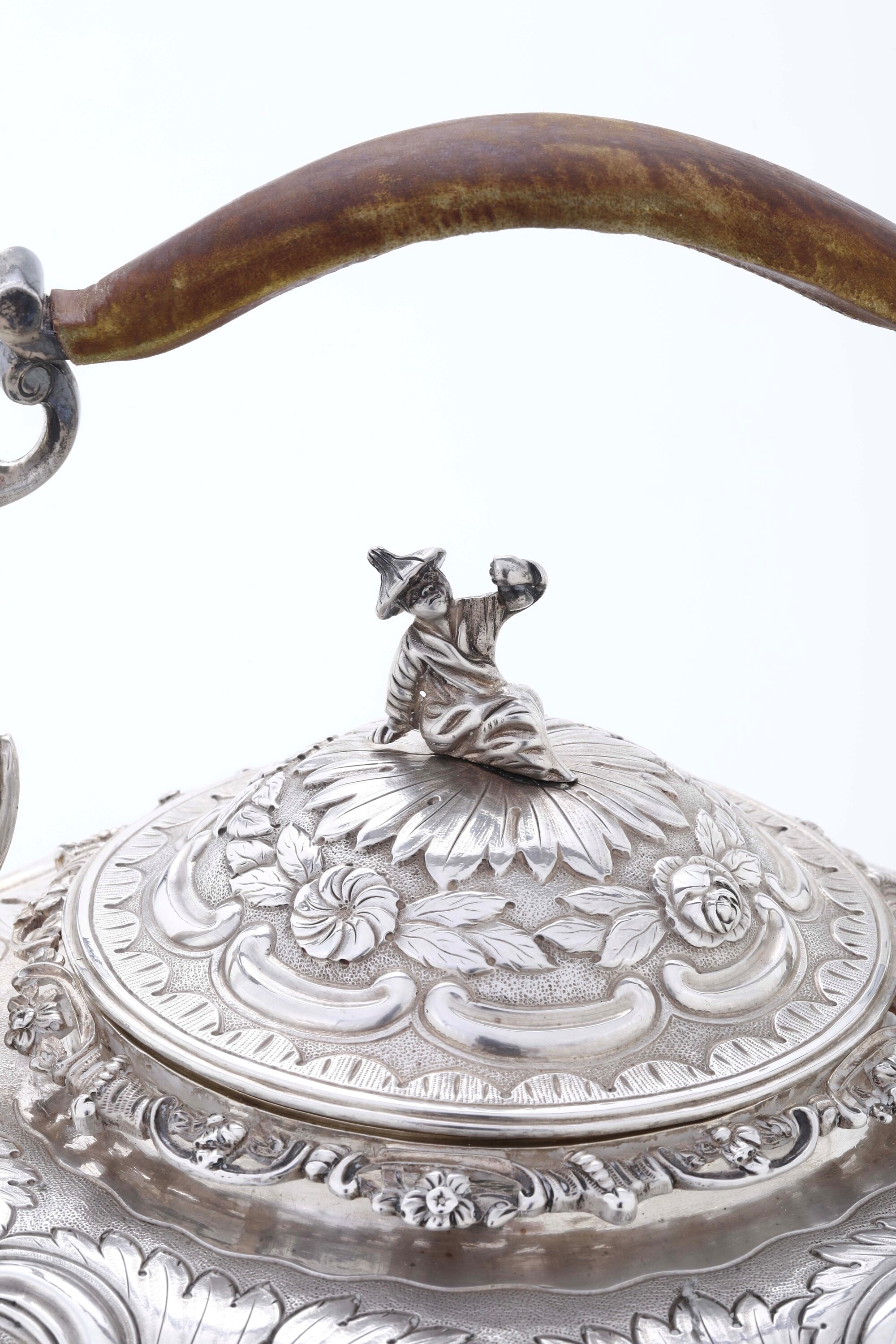Tèiera, Londra 1817, argento fuso, sbalzato e cesellato