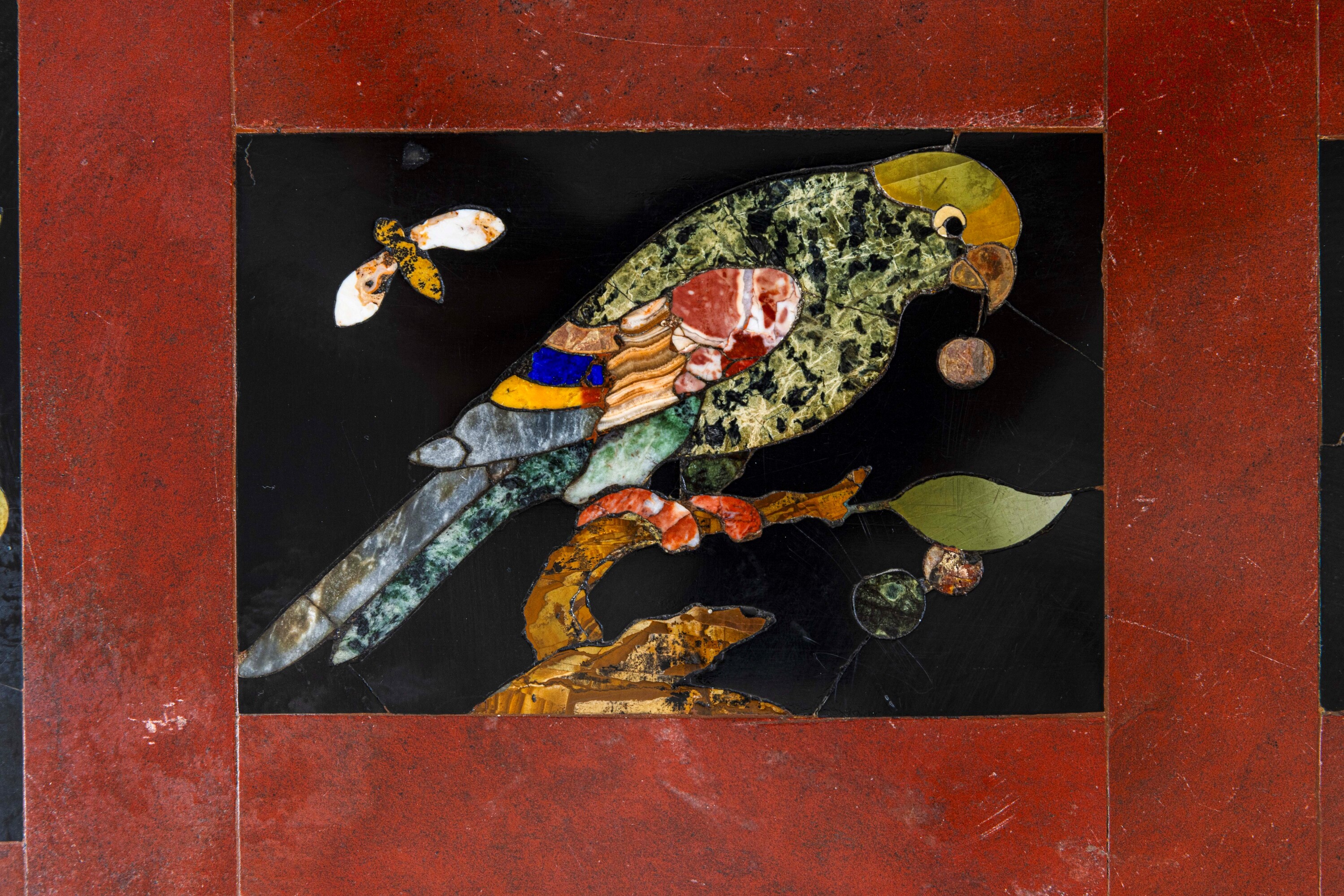 Piano in commesso di pietre dure e tenere. Manifattura fiorentina, inizio XIX secolo