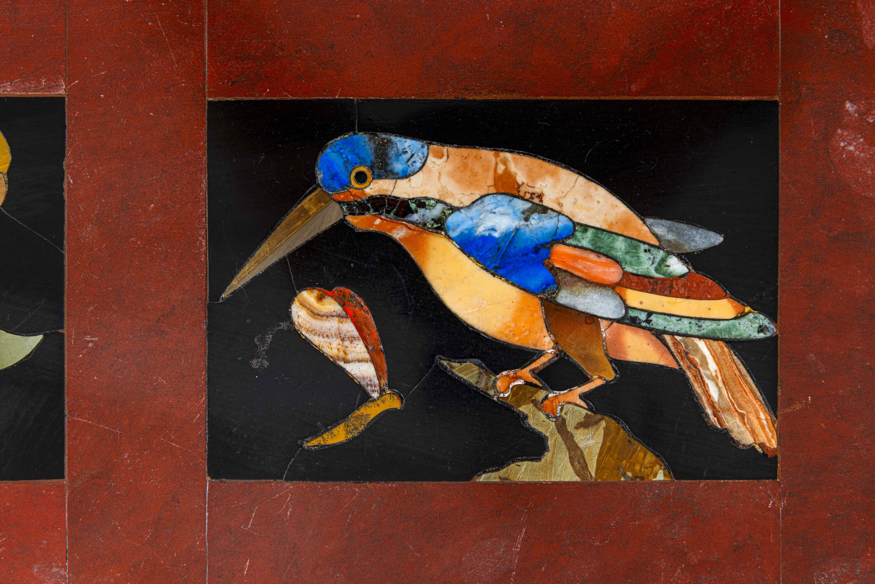 Piano in commesso di pietre dure e tenere. Manifattura fiorentina, inizio XIX secolo