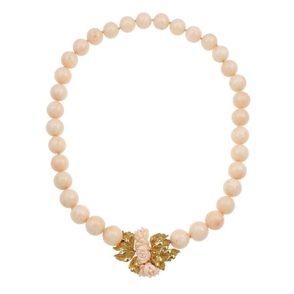 Collana con boules di corallo rosa
