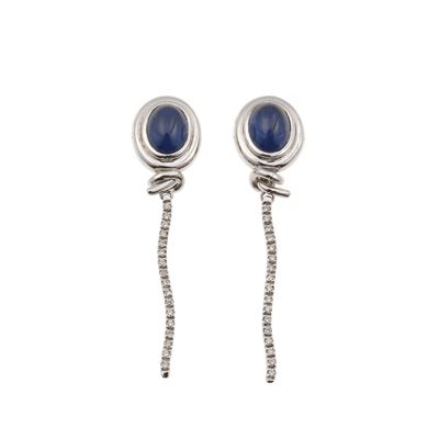 Orecchini “Palloncino”, oro bianco 750/1000 con diamanti e zaffiri cabochon