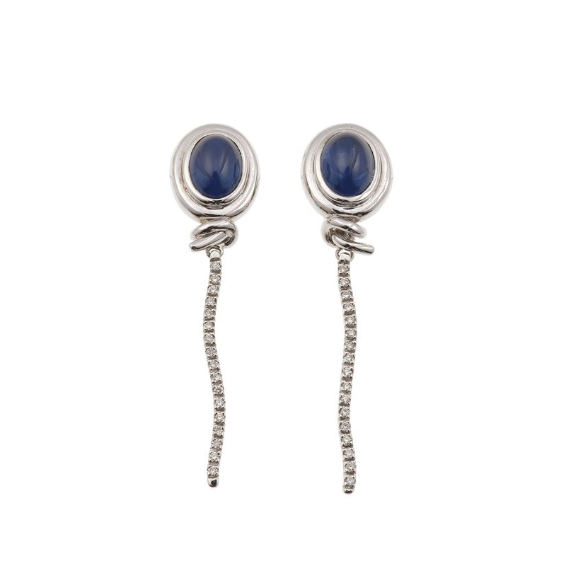 Pair of diamond, sapphire and gold earrings. Missing their butterfly backs  - Auction Jewels - Cambi Casa d'Aste