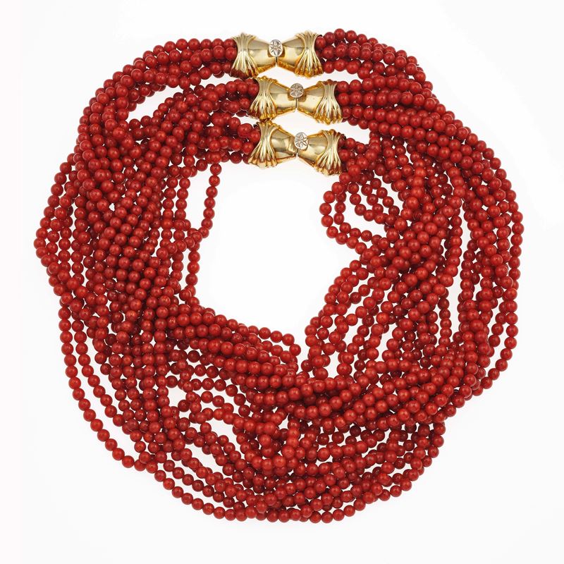 Coral and gold sautoir. Convertible into three necklaces  - Auction Fine Jewellery - Cambi Casa d'Aste