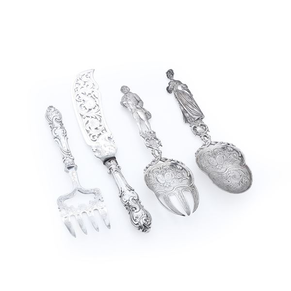 Quattro posate decorative. Differenti manifatture del XX secolo