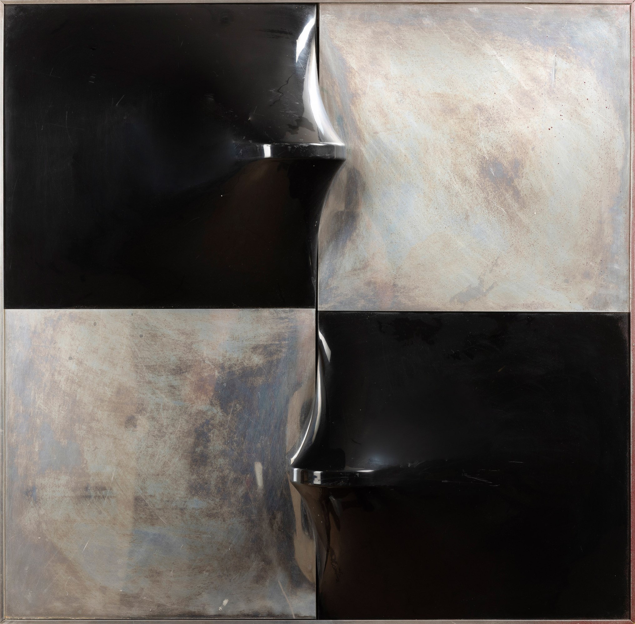 Agostino Bonalumi - Senza titolo (1974) — polistirolo termoformato e alluminio