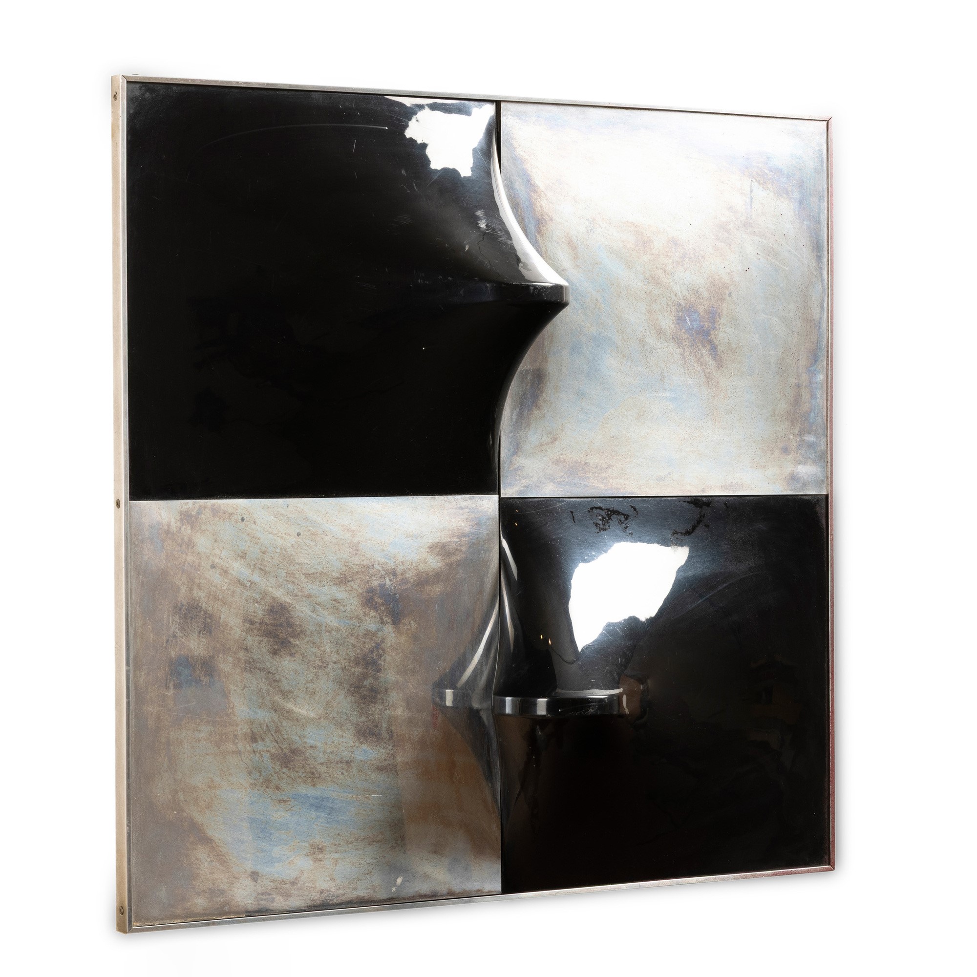 Agostino Bonalumi - Senza titolo (1974) — polistirolo termoformato e alluminio