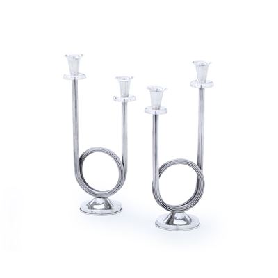 Castaudi & Gautero, Vercelli, Coppia di candelabri in argento fuso e sagomato
