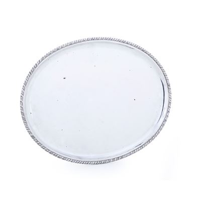 Sandonà (argentiere di Vicenza), Vassoio ovale in argento fuso e sagomato, argenteria italiana de...