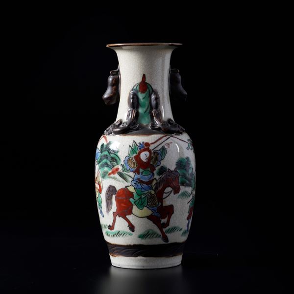 Vasetto in porcellana. Cina XX secolo