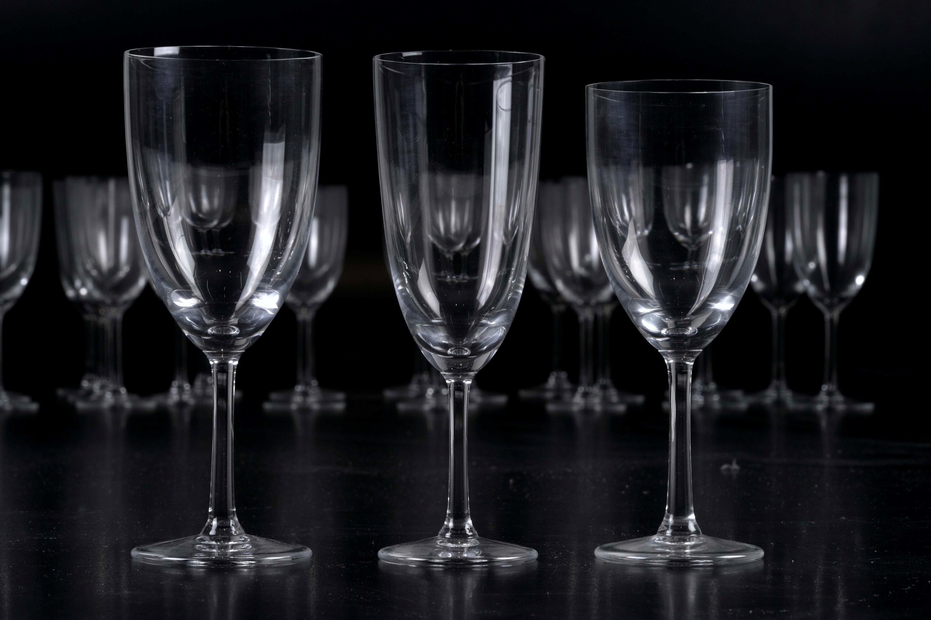 Servizio di calici. Lalique, XX secolo.