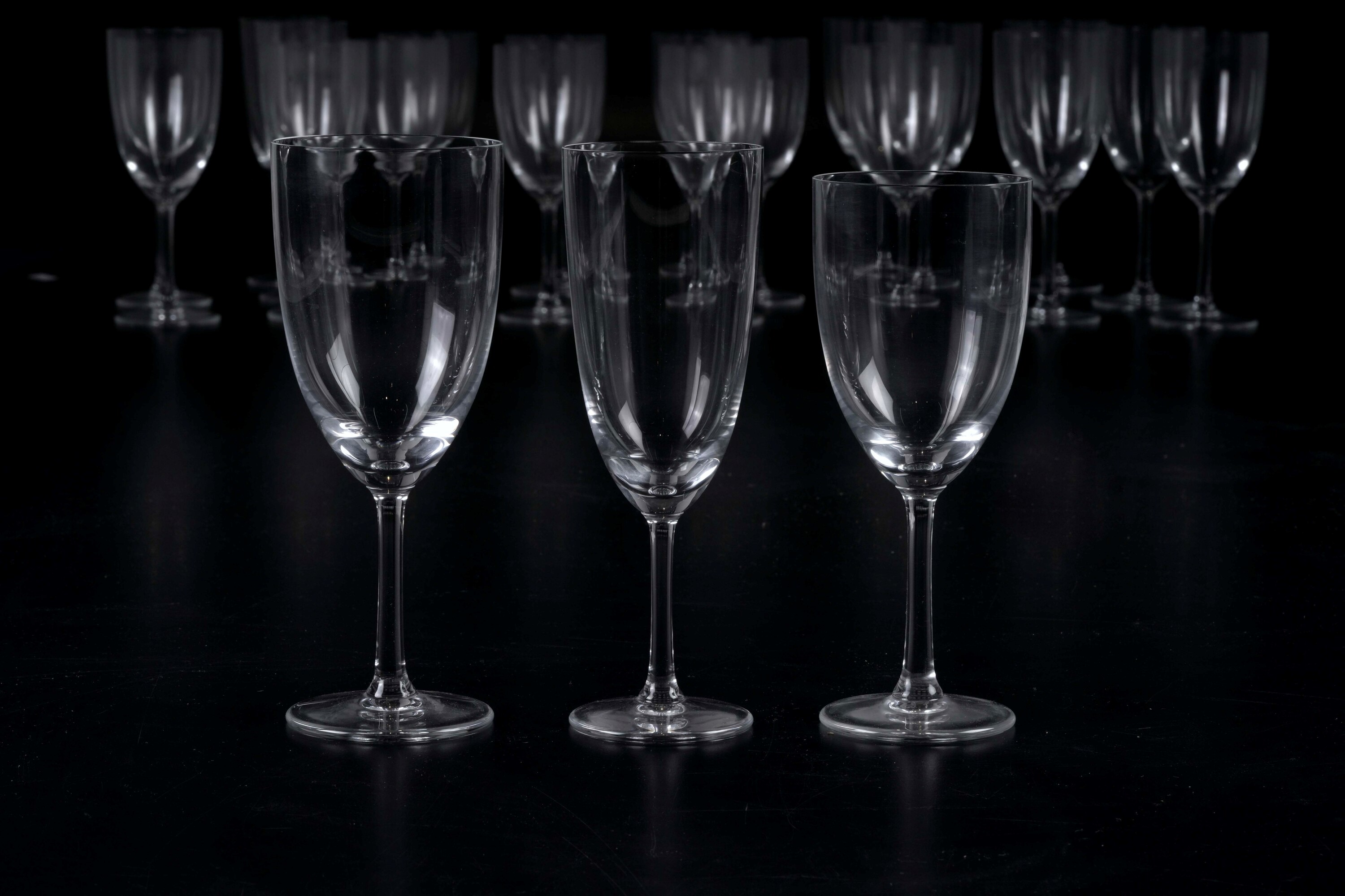 Servizio di calici. Lalique, XX secolo.