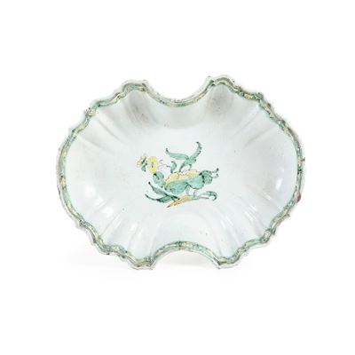 Bacinella da barbiere, maiolica, Cerreto Sannita, XVIII secolo