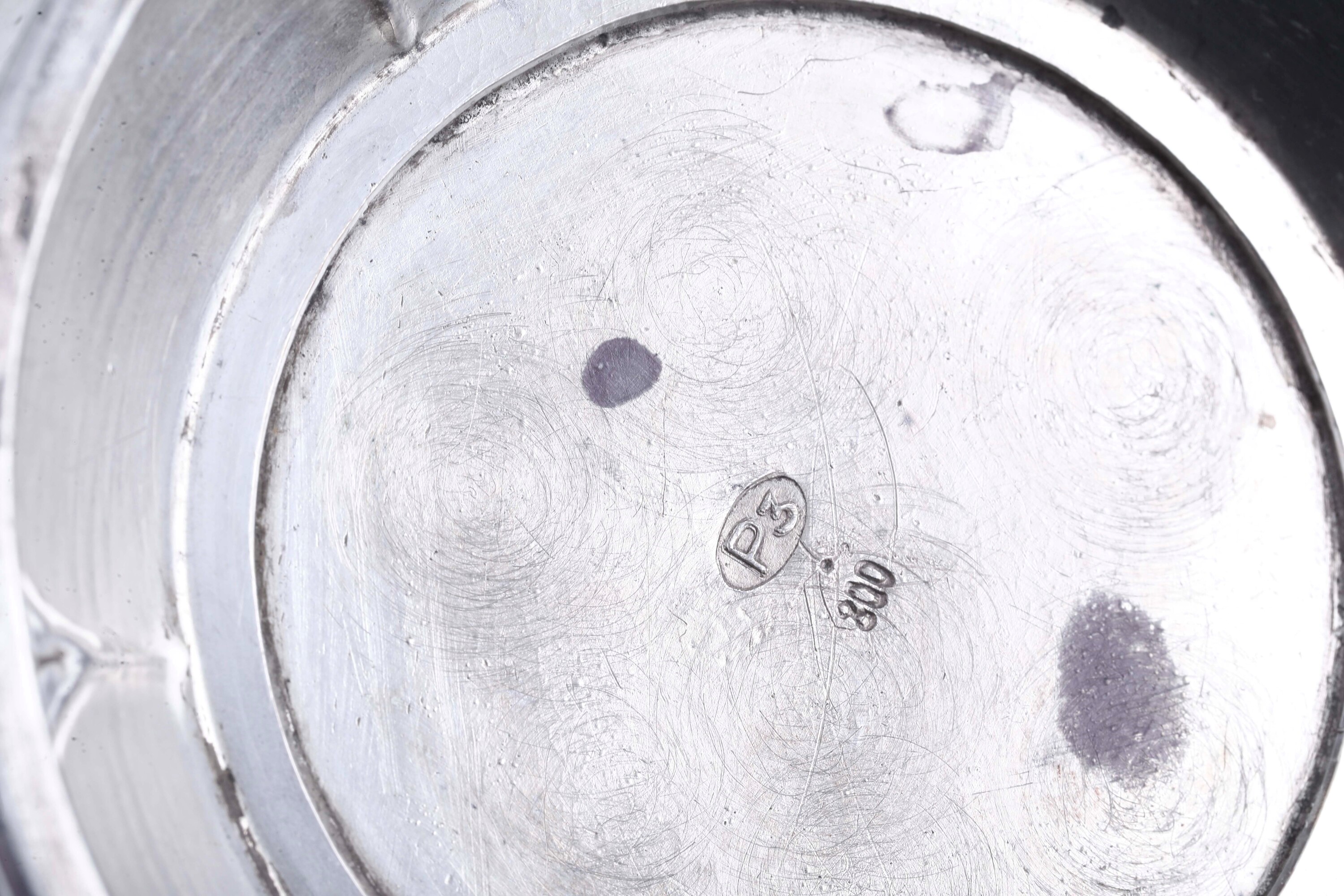 Argenteria italiana del XX secolo, Caffettiera e zuccheriera in argento fuso e sagomato con manic...