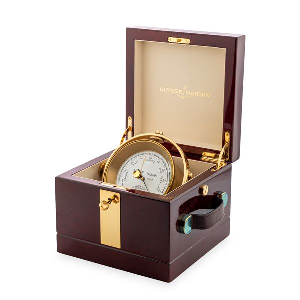 Ulysse Nardin - Barometro basculante navale in ottone dorato, quadrante bianco con indicazione di pressione atmosferica e temperatura in Celsius e Farenheit, circa 1990