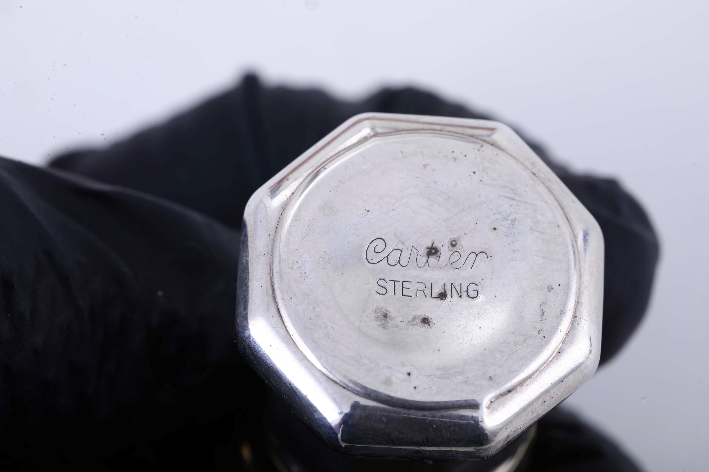 Maison Cartier, Set di otto segnaposti a saliera in argento 925 e vetro, Francia, XXI secolo