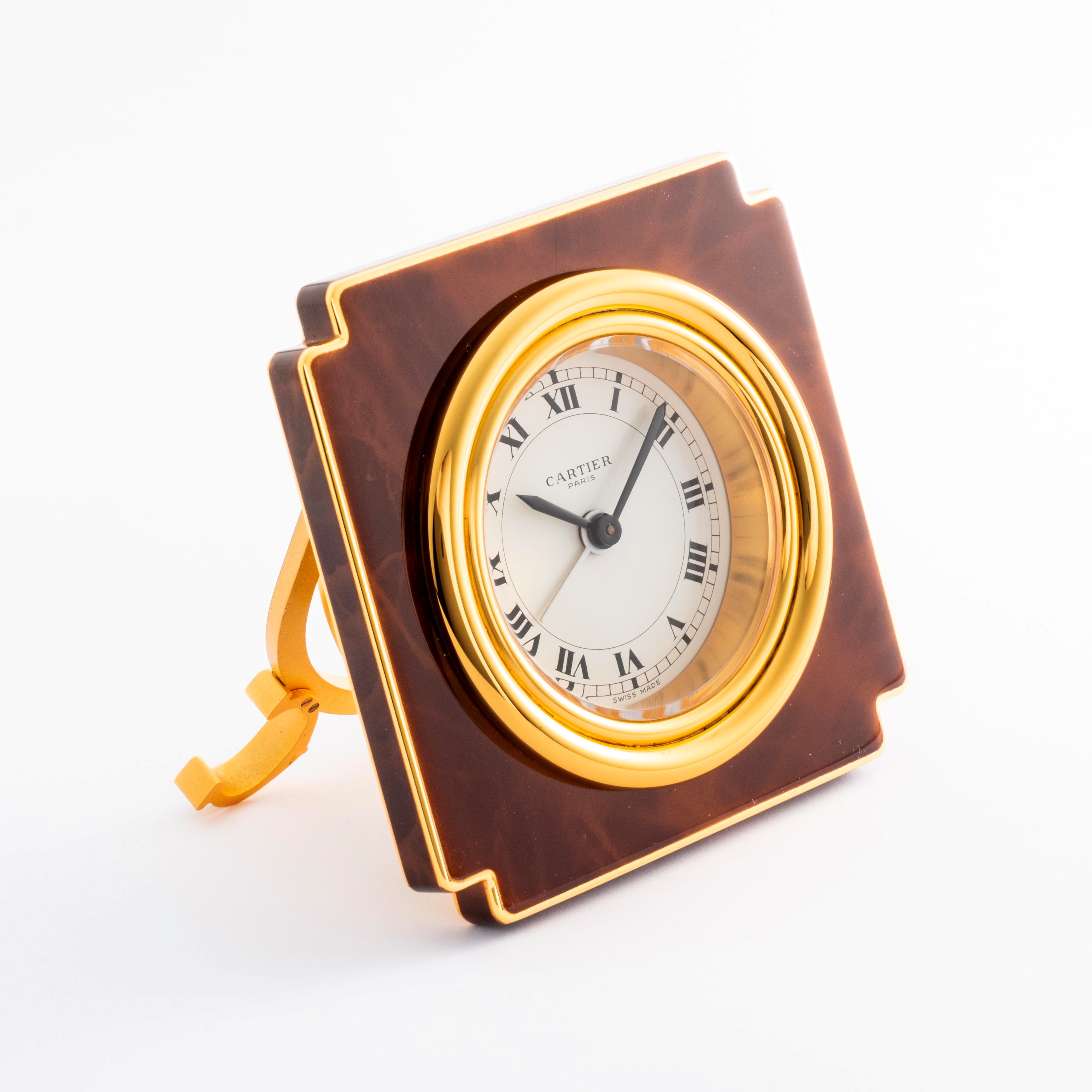 Cartier - Orologio da tavolo con funzione di sveglia in ottone dorato e smalto (circa 1990)