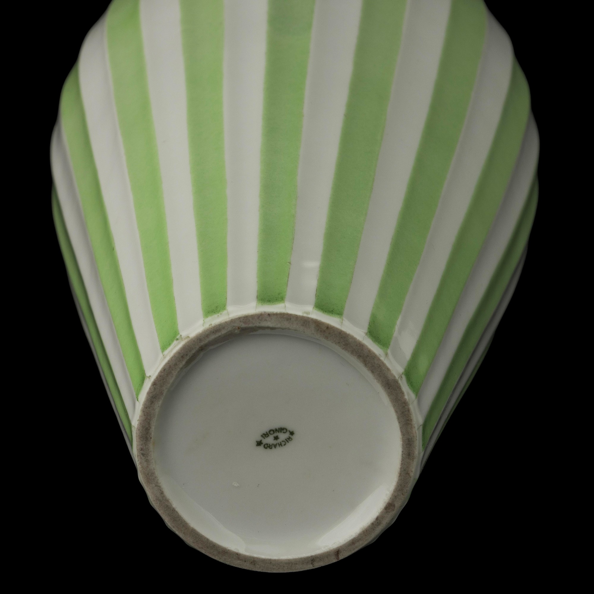 Giovanni Gariboldi - Vaso a balaustro in porcellana, Pittoria di Doccia, Sesto Fiorentino (1940 c...